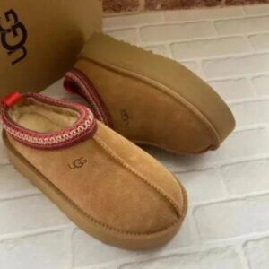 UGG Tazz Slipper SAND NWOT
